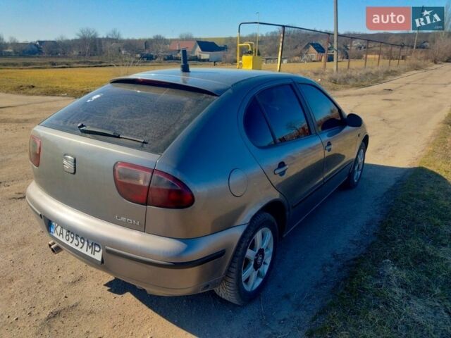 Сірий Сеат Leon, об'ємом двигуна 1.6 л та пробігом 355 тис. км за 3500 $, фото 1 на Automoto.ua