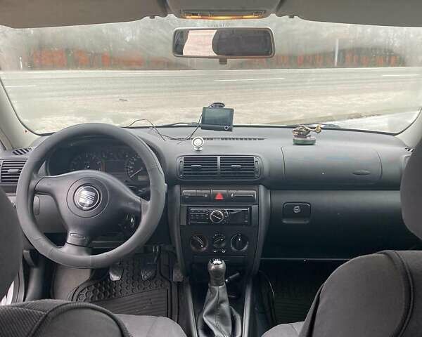 Серый Сеат Леон, объемом двигателя 1.6 л и пробегом 280 тыс. км за 2899 $, фото 10 на Automoto.ua