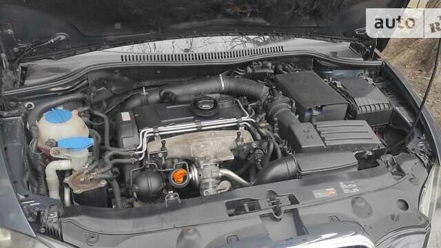 Серый Сеат Леон, объемом двигателя 1.97 л и пробегом 268 тыс. км за 5000 $, фото 33 на Automoto.ua