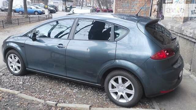 Серый Сеат Леон, объемом двигателя 1.97 л и пробегом 268 тыс. км за 5000 $, фото 3 на Automoto.ua