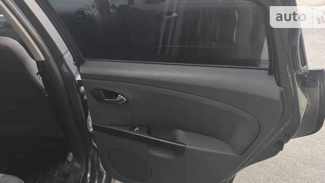 Серый Сеат Леон, объемом двигателя 1.97 л и пробегом 268 тыс. км за 5000 $, фото 31 на Automoto.ua