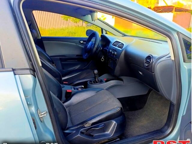 Сірий Сеат Leon, об'ємом двигуна 1.6 л та пробігом 259 тис. км за 4700 $, фото 9 на Automoto.ua