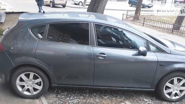 Серый Сеат Леон, объемом двигателя 1.97 л и пробегом 268 тыс. км за 5000 $, фото 7 на Automoto.ua