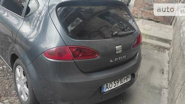 Серый Сеат Леон, объемом двигателя 1.97 л и пробегом 268 тыс. км за 5000 $, фото 2 на Automoto.ua