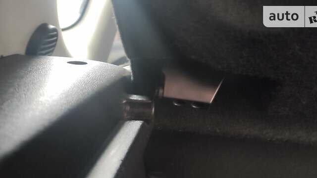 Серый Сеат Леон, объемом двигателя 1.97 л и пробегом 268 тыс. км за 5000 $, фото 16 на Automoto.ua