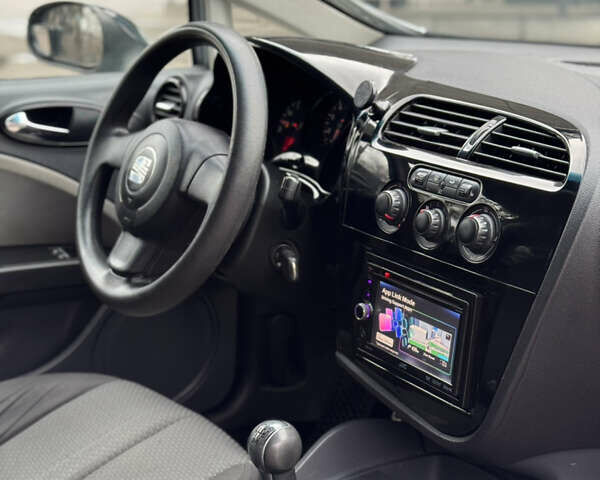 Серый Сеат Леон, объемом двигателя 1.6 л и пробегом 200 тыс. км за 4599 $, фото 32 на Automoto.ua