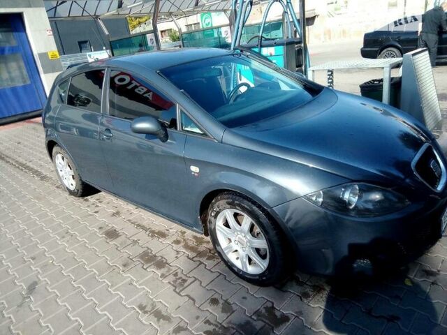 Серый Сеат Леон, объемом двигателя 2 л и пробегом 209 тыс. км за 5800 $, фото 2 на Automoto.ua