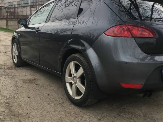 Сірий Сеат Leon, об'ємом двигуна 2 л та пробігом 241 тис. км за 4950 $, фото 5 на Automoto.ua