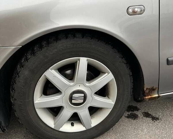 Сірий Сеат Leon, об'ємом двигуна 1.6 л та пробігом 285 тис. км за 4700 $, фото 10 на Automoto.ua