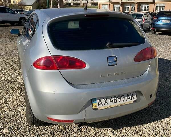 Серый Сеат Леон, объемом двигателя 1.6 л и пробегом 178 тыс. км за 4200 $, фото 3 на Automoto.ua