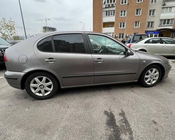 Сірий Сеат Leon, об'ємом двигуна 1.6 л та пробігом 285 тис. км за 4700 $, фото 5 на Automoto.ua