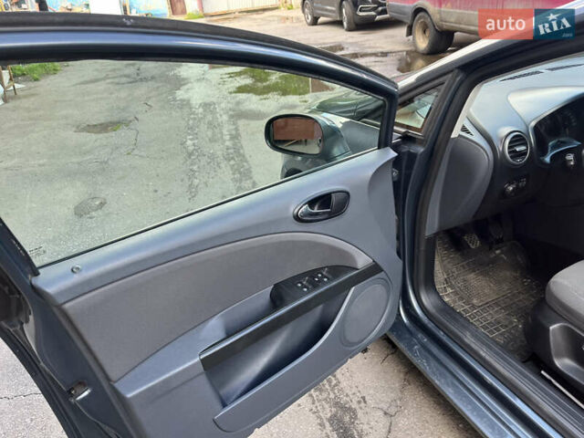 Сеат Леон 2006 в Харькове на Automoto.ua Серый Сеат Леон, объемом двигателя 1.6 л и пробегом 190 тыс. км за 5200 $, фото 6 на Automoto.ua