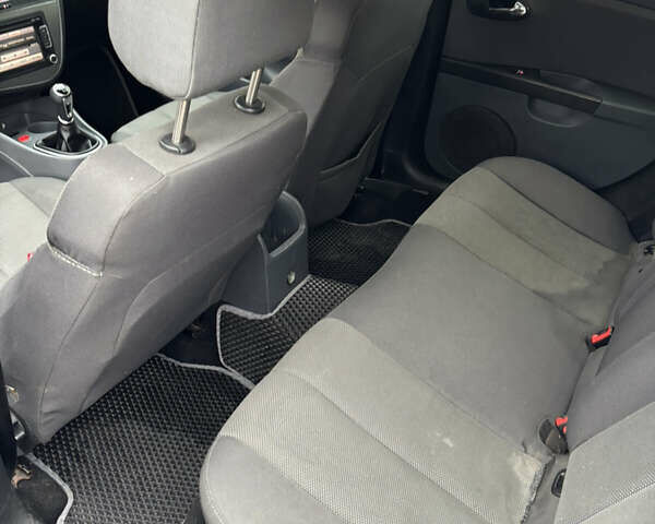 Серый Сеат Леон, объемом двигателя 1.98 л и пробегом 225 тыс. км за 3900 $, фото 10 на Automoto.ua