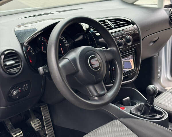 Серый Сеат Леон, объемом двигателя 1.6 л и пробегом 200 тыс. км за 4599 $, фото 34 на Automoto.ua