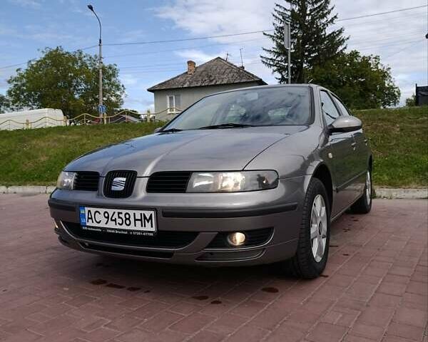 Сірий Сеат Leon, об'ємом двигуна 1.6 л та пробігом 183 тис. км за 4900 $, фото 1 на Automoto.ua