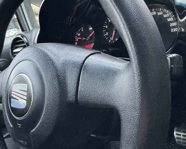 Серый Сеат Леон, объемом двигателя 1.6 л и пробегом 200 тыс. км за 4599 $, фото 42 на Automoto.ua