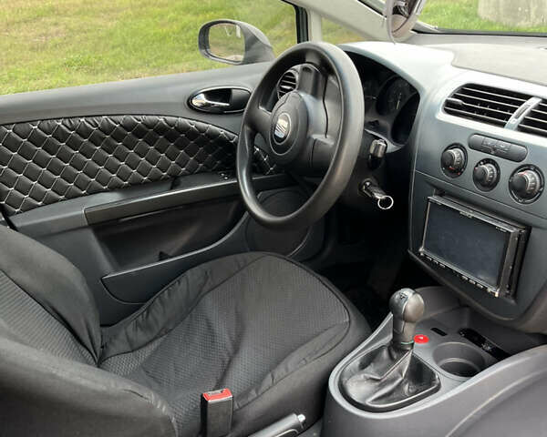 Сеат Леон 2006 в Измаиле на Automoto.ua Серый Сеат Леон, объемом двигателя 1.6 л и пробегом 190 тыс. км за 5149 $, фото 4 на Automoto.ua