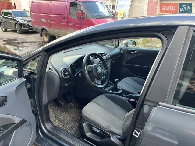 Сеат Леон 2006 в Харькове на Automoto.ua Серый Сеат Леон, объемом двигателя 1.6 л и пробегом 190 тыс. км за 5200 $, фото 5 на Automoto.ua