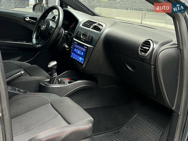 Серый Сеат Леон, объемом двигателя 2 л и пробегом 284 тыс. км за 6600 $, фото 12 на Automoto.ua