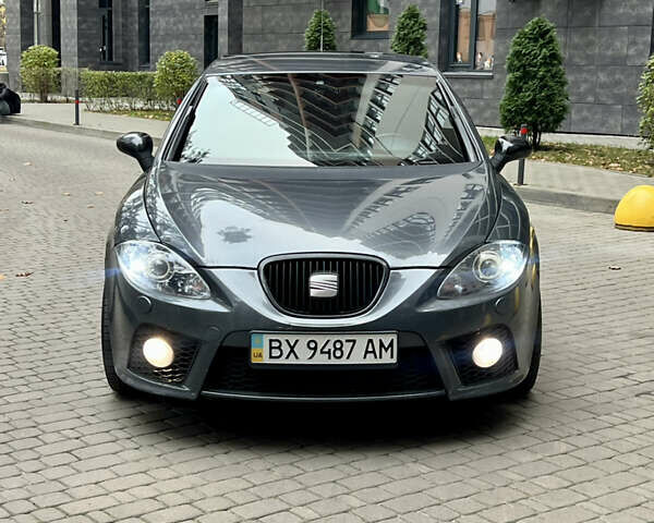 Серый Сеат Леон, объемом двигателя 2 л и пробегом 284 тыс. км за 6600 $, фото 4 на Automoto.ua