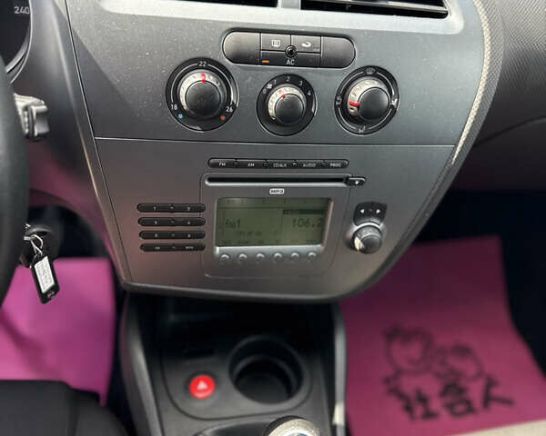 Сірий Сеат Leon, об'ємом двигуна 1.6 л та пробігом 167 тис. км за 6600 $, фото 10 на Automoto.ua