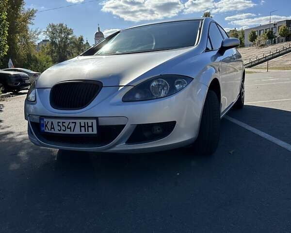 Серый Сеат Леон, объемом двигателя 1.6 л и пробегом 193 тыс. км за 4500 $, фото 3 на Automoto.ua
