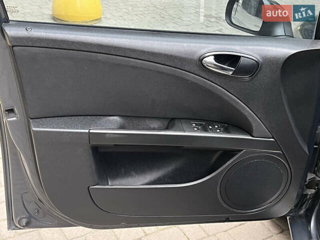 Серый Сеат Леон, объемом двигателя 2 л и пробегом 284 тыс. км за 6600 $, фото 17 на Automoto.ua