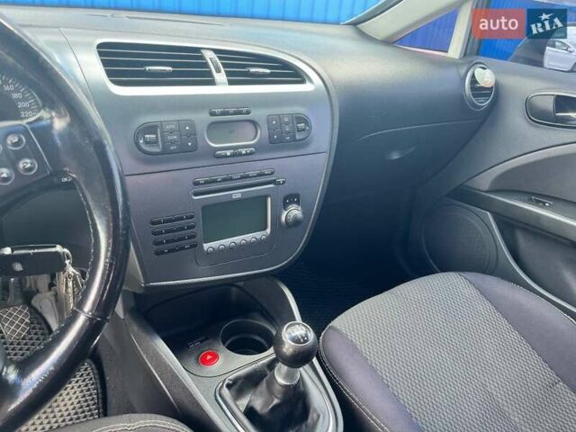 Серый Сеат Леон, объемом двигателя 1.6 л и пробегом 290 тыс. км за 4450 $, фото 13 на Automoto.ua