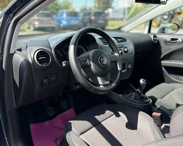 Сірий Сеат Leon, об'ємом двигуна 1.6 л та пробігом 167 тис. км за 6600 $, фото 7 на Automoto.ua