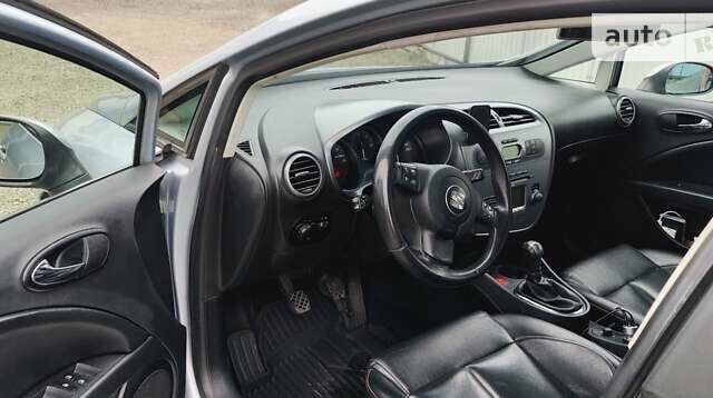 Сірий Сеат Leon, об'ємом двигуна 1.9 л та пробігом 320 тис. км за 5600 $, фото 8 на Automoto.ua