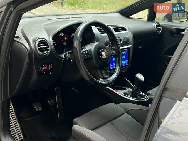 Серый Сеат Леон, объемом двигателя 2 л и пробегом 284 тыс. км за 6600 $, фото 11 на Automoto.ua