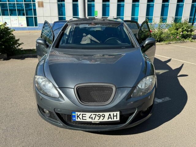 Серый Сеат Леон, объемом двигателя 2 л и пробегом 252 тыс. км за 5325 $, фото 3 на Automoto.ua
