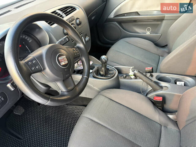 Сірий Сеат Leon, об'ємом двигуна 1.6 л та пробігом 198 тис. км за 5200 $, фото 8 на Automoto.ua