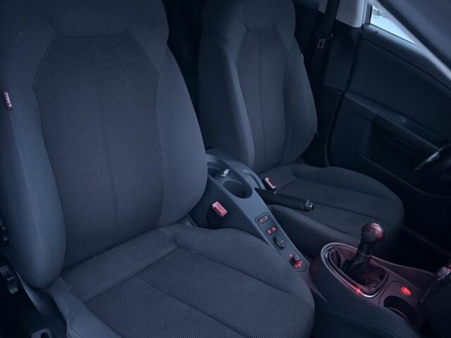 Сірий Сеат Leon, об'ємом двигуна 1.8 л та пробігом 220 тис. км за 6000 $, фото 4 на Automoto.ua