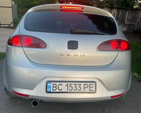 Сірий Сеат Leon, об'ємом двигуна 1.39 л та пробігом 280 тис. км за 5600 $, фото 5 на Automoto.ua