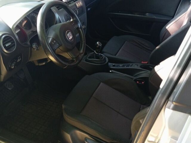 Серый Сеат Леон, объемом двигателя 2 л и пробегом 180 тыс. км за 4700 $, фото 16 на Automoto.ua