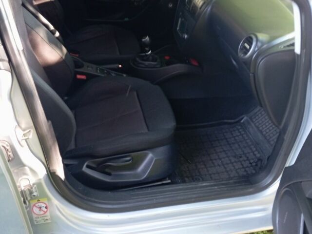 Серый Сеат Леон, объемом двигателя 2 л и пробегом 180 тыс. км за 4700 $, фото 17 на Automoto.ua