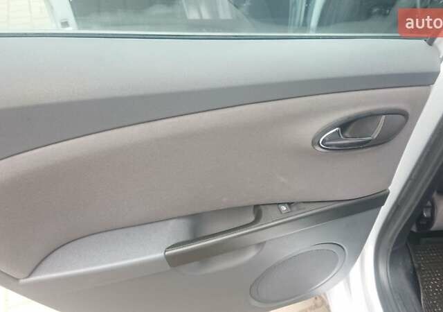 Серый Сеат Леон, объемом двигателя 1.6 л и пробегом 234 тыс. км за 6150 $, фото 11 на Automoto.ua