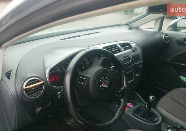 Серый Сеат Леон, объемом двигателя 1.6 л и пробегом 234 тыс. км за 6150 $, фото 7 на Automoto.ua