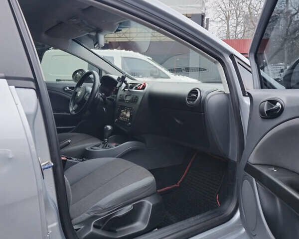 Сірий Сеат Leon, об'ємом двигуна 1.98 л та пробігом 278 тис. км за 5700 $, фото 13 на Automoto.ua