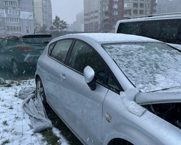 Серый Сеат Леон, объемом двигателя 1.98 л и пробегом 181 тыс. км за 3800 $, фото 2 на Automoto.ua