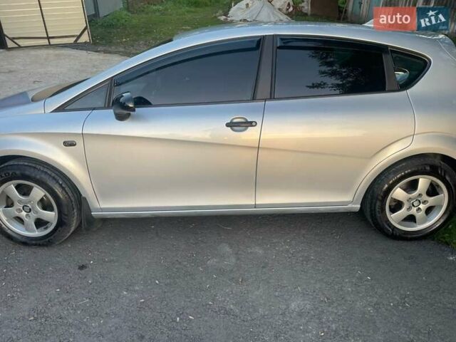 Сірий Сеат Leon, об'ємом двигуна 1.39 л та пробігом 280 тис. км за 5600 $, фото 4 на Automoto.ua