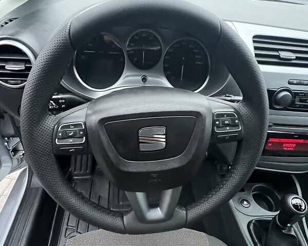 Серый Сеат Леон, объемом двигателя 1.6 л и пробегом 242 тыс. км за 6500 $, фото 20 на Automoto.ua