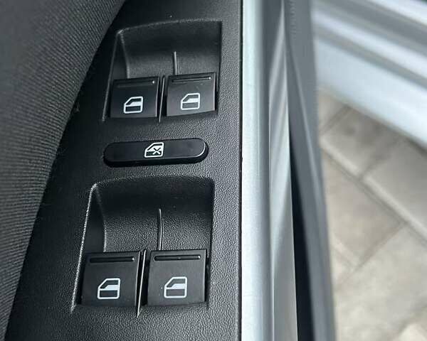 Серый Сеат Леон, объемом двигателя 1.6 л и пробегом 242 тыс. км за 6500 $, фото 17 на Automoto.ua