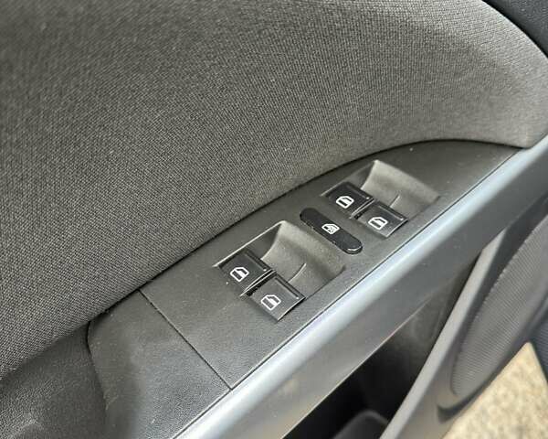 Серый Сеат Леон, объемом двигателя 1.8 л и пробегом 176 тыс. км за 8450 $, фото 23 на Automoto.ua