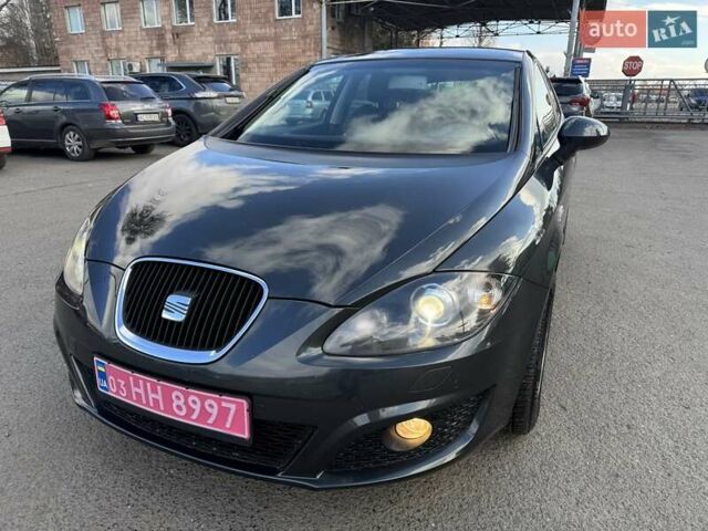 Сірий Сеат Leon, об'ємом двигуна 1.8 л та пробігом 176 тис. км за 7900 $, фото 1 на Automoto.ua
