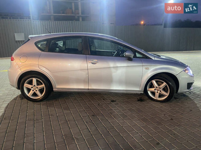 Серый Сеат Леон, объемом двигателя 1.6 л и пробегом 212 тыс. км за 5000 $, фото 6 на Automoto.ua