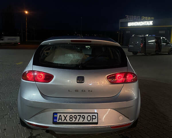 Серый Сеат Леон, объемом двигателя 1.6 л и пробегом 212 тыс. км за 5000 $, фото 3 на Automoto.ua