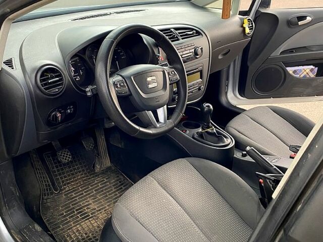 Сірий Сеат Leon, об'ємом двигуна 1.6 л та пробігом 218 тис. км за 6000 $, фото 4 на Automoto.ua