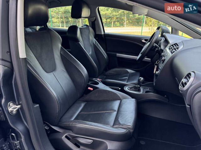 Сірий Сеат Leon, об'ємом двигуна 1.8 л та пробігом 214 тис. км за 7999 $, фото 8 на Automoto.ua